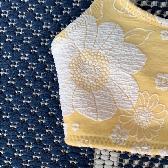 SOLD* Triangl bikini lemon 🍋 - Picture 6 of 12